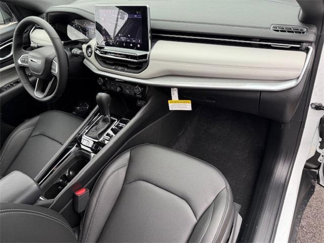 Photo of 2025 Bright White Clearcoat Jeep Compass