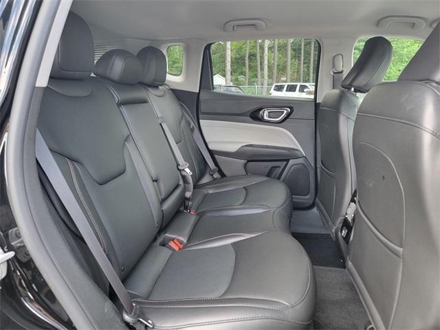 Photo of 2022 Diamond Black Jeep Compass
