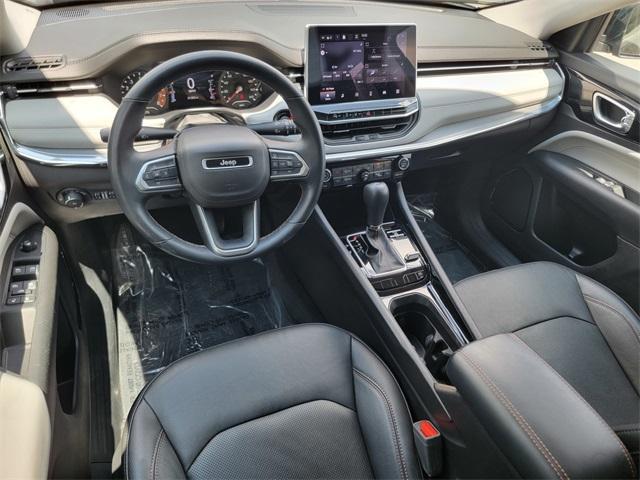 Photo of 2022 Diamond Black Jeep Compass