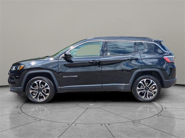 Photo of 2022 Diamond Black Jeep Compass