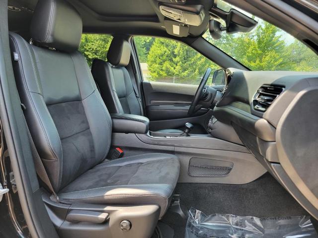Photo of 2022 DB Black Clearcoat Dodge Durango