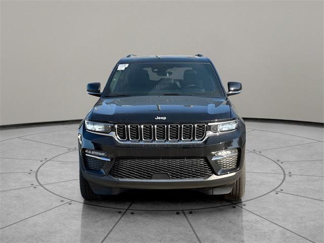 Photo of 2025 Diamond Black Jeep Grand Cherokee