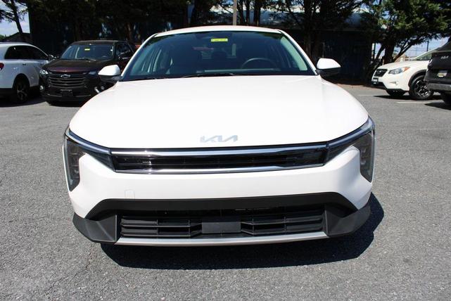 Photo of 2025 Snow White Pearl Kia K4