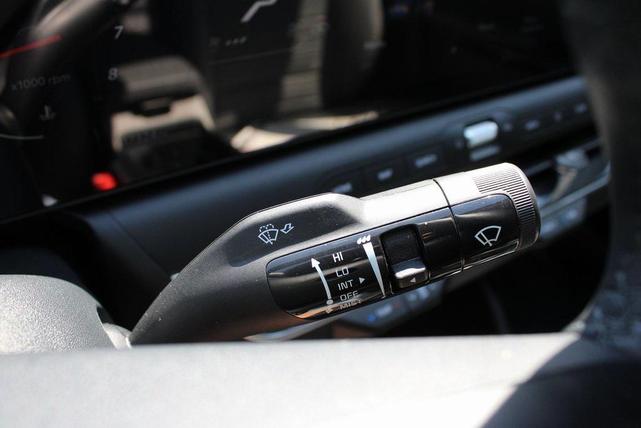 Photo of 2025 Snow White Pearl Kia K4