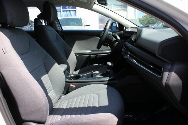 Photo of 2025 Snow White Pearl Kia K4