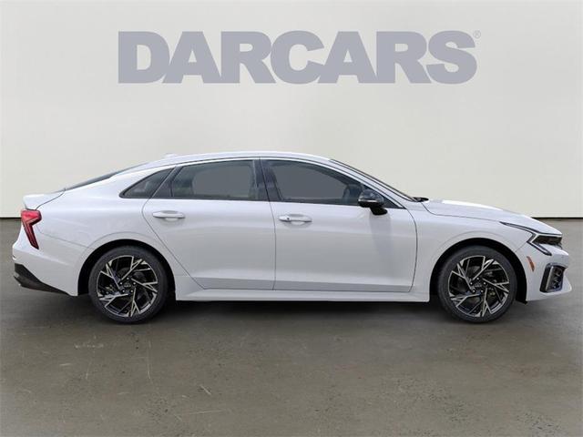 Photo of 2026 Snow White Pearl Kia K5