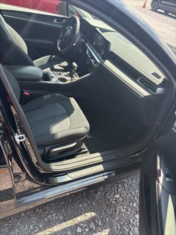 Photo of 2022 Ebony Black Kia K5