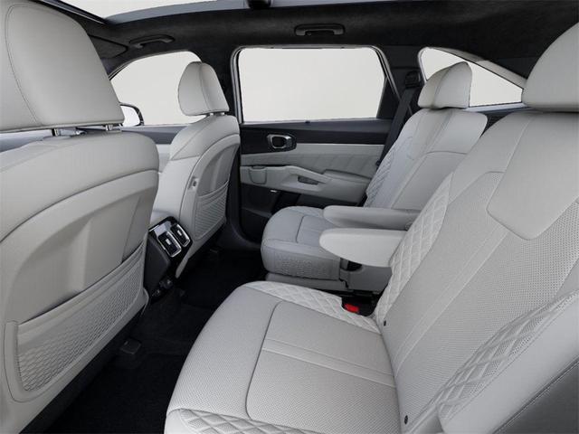 Photo of 2025 Snow White Pearl Kia Sorento Hybrid