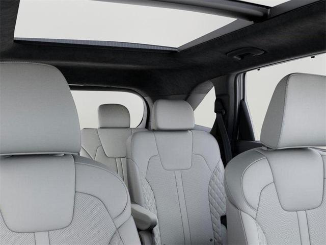 Photo of 2025 Snow White Pearl Kia Sorento Hybrid