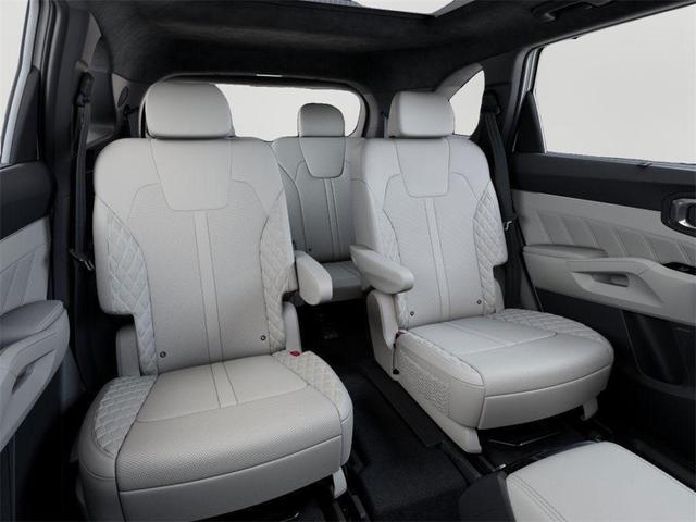 Photo of 2025 Snow White Pearl Kia Sorento Hybrid