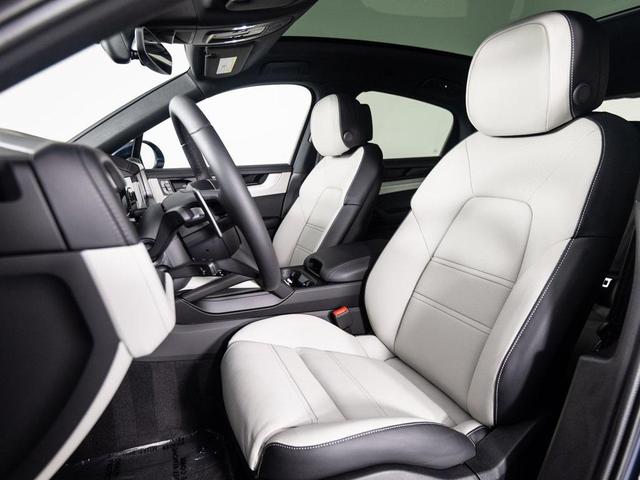 Photo of 2025 Algarve Blue Metallic Porsche Cayenne
