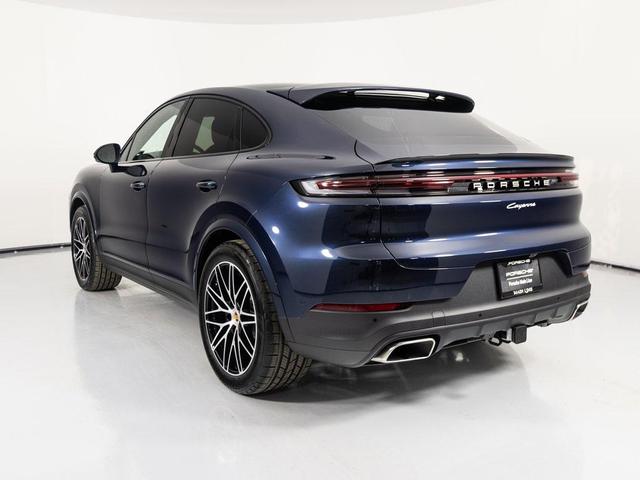 Photo of 2025 Algarve Blue Metallic Porsche Cayenne