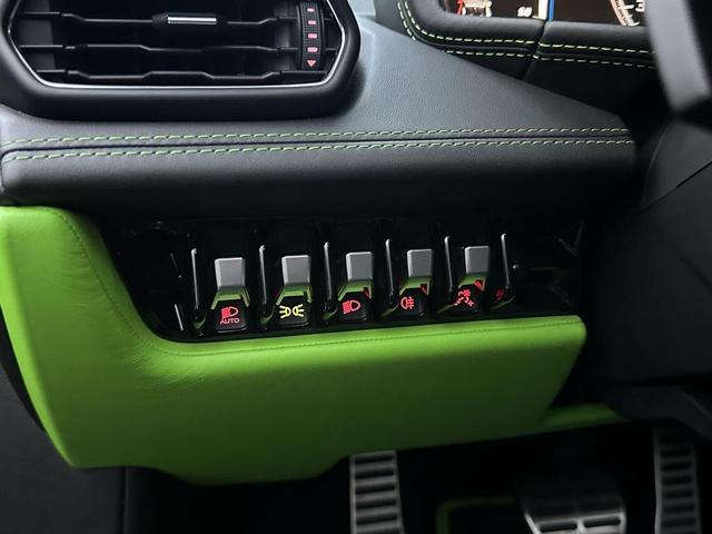 Photo of 2021 Verde Selvans Pearl Lamborghini Huracan EVO