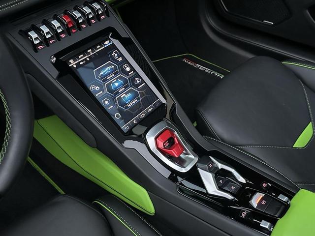 Photo of 2021 Verde Selvans Pearl Lamborghini Huracan EVO