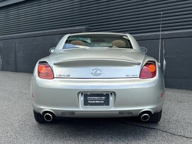 Photo of 2005 Millennium Silver Metallic Lexus SC 430