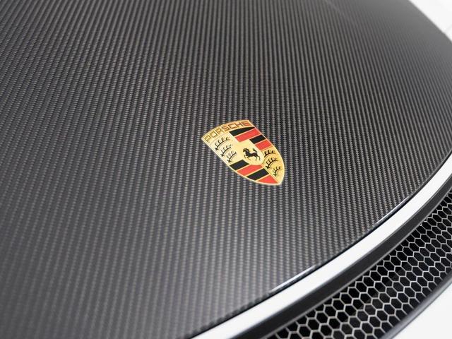 Photo of 2023 White Porsche 718 Cayman