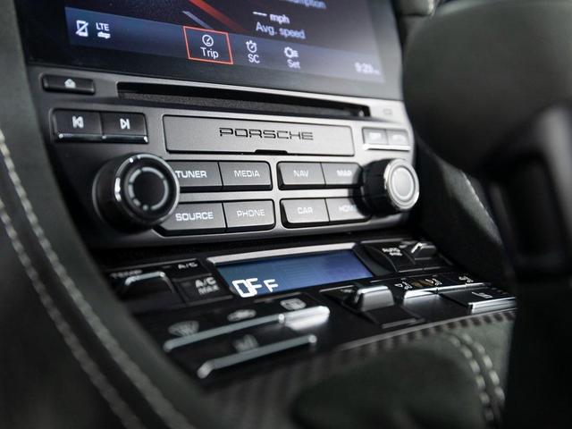 Photo of 2023 White Porsche 718 Cayman