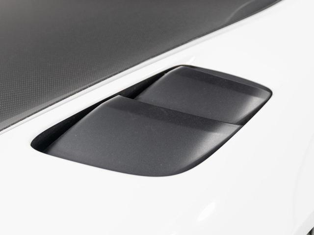 Photo of 2023 White Porsche 718 Cayman