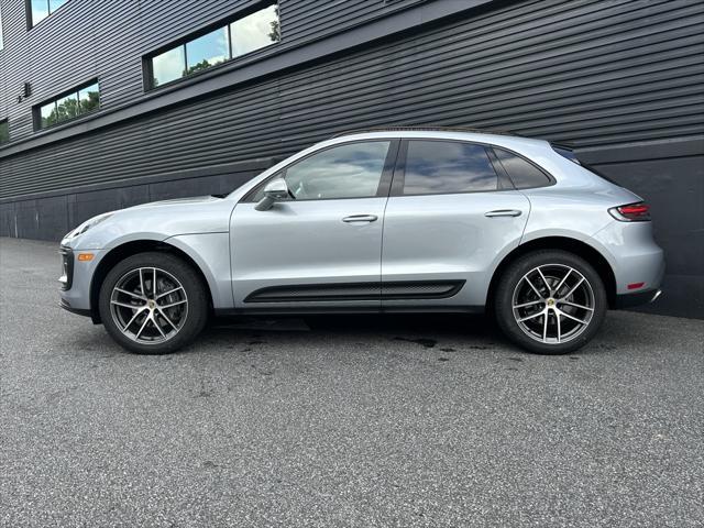 Photo of 2025 Dolomite Silver Metallic Porsche Macan