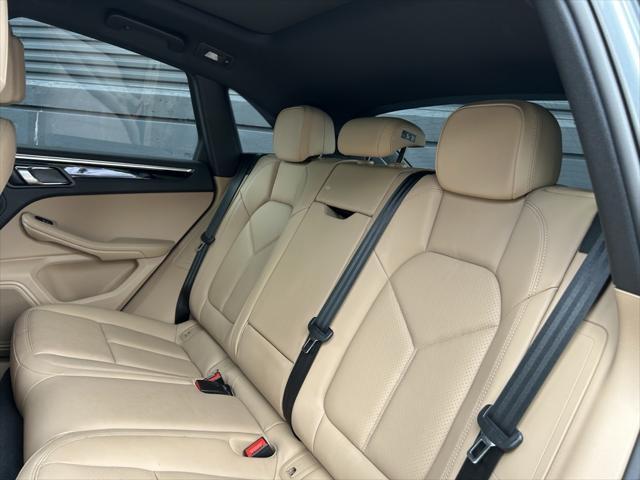 Photo of 2025 Dolomite Silver Metallic Porsche Macan