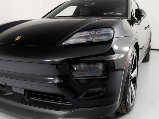 Photo of 2024 Black Porsche Macan