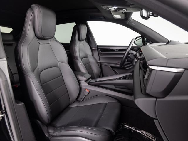 Photo of 2024 Black Porsche Macan