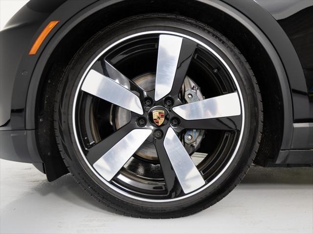 Photo of 2024 Black Porsche Macan