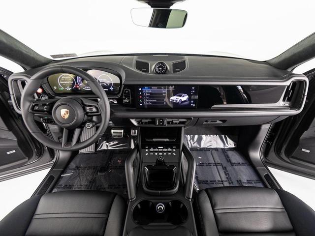 Photo of 2025 Quartzite Grey Metallic Porsche Cayenne