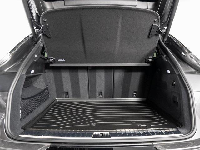 Photo of 2025 Quartzite Grey Metallic Porsche Cayenne