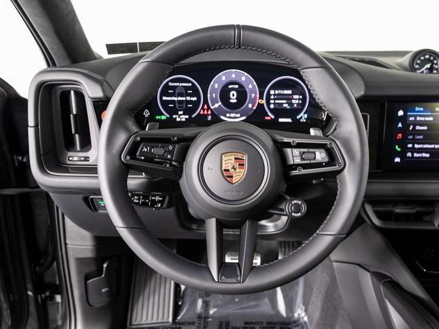 Photo of 2025 Quartzite Grey Metallic Porsche Cayenne