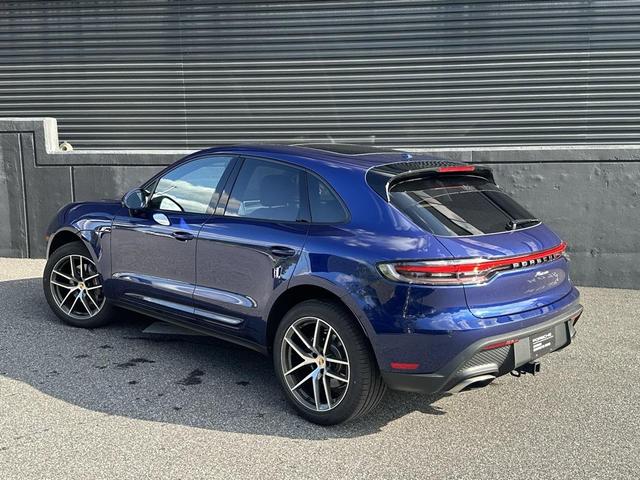 Photo of 2025 Gentian Blue Metallic Porsche Macan