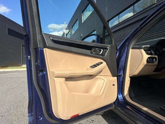 Photo of 2025 Gentian Blue Metallic Porsche Macan