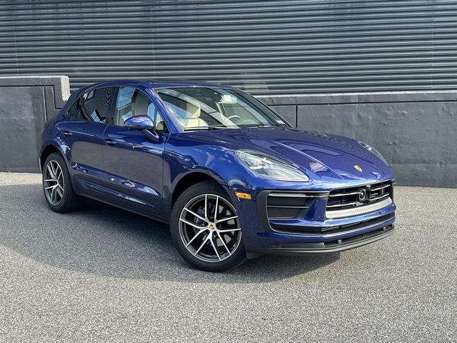 Photo of 2025 Gentian Blue Metallic Porsche Macan