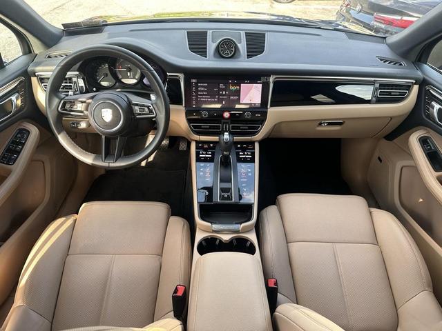 Photo of 2025 Gentian Blue Metallic Porsche Macan