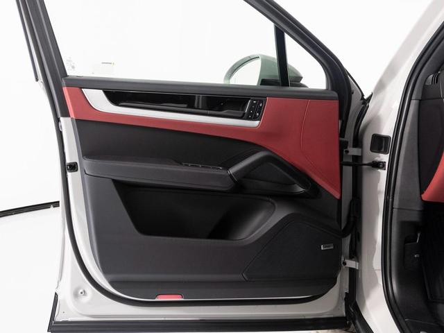 Photo of 2026 Chalk Porsche Cayenne