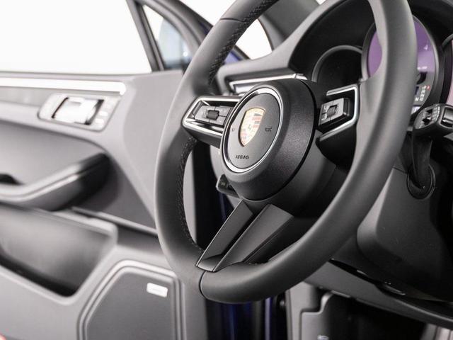 Photo of 2026 Gentian Blue Porsche Macan