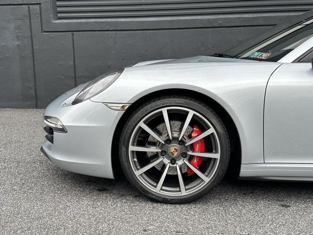 Photo of 2014 Rhodium Silver Metallic Porsche 911