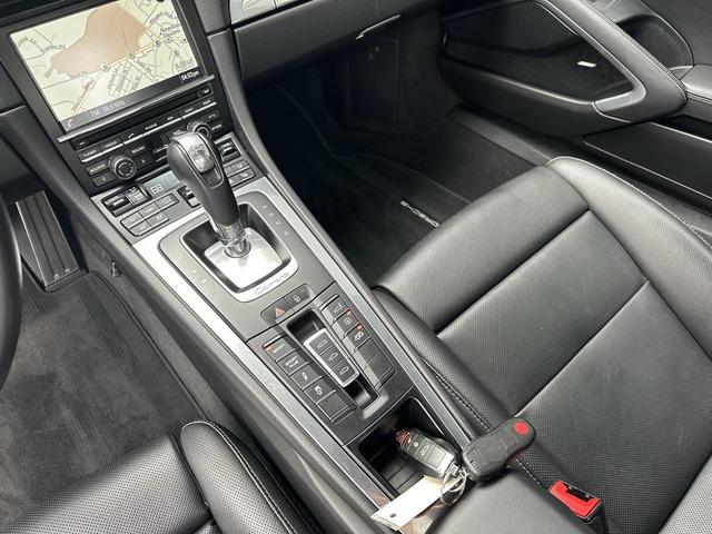 Photo of 2014 Rhodium Silver Metallic Porsche 911