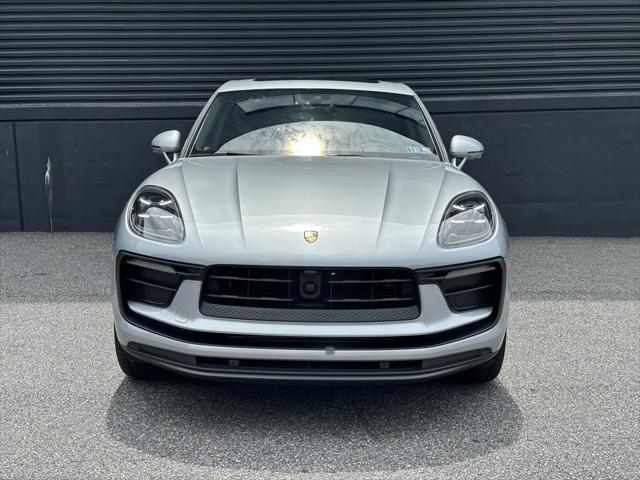 Photo of 2024 Dolomite Silver Metallic Porsche Macan