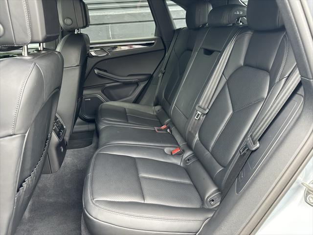 Photo of 2024 Dolomite Silver Metallic Porsche Macan