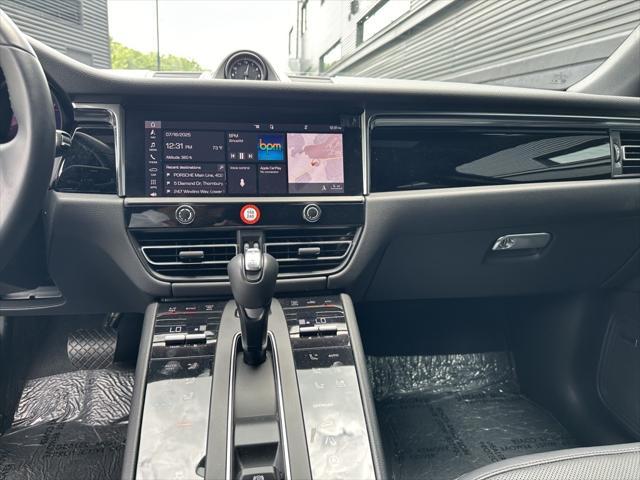 Photo of 2024 Dolomite Silver Metallic Porsche Macan