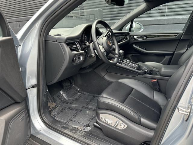 Photo of 2024 Dolomite Silver Metallic Porsche Macan