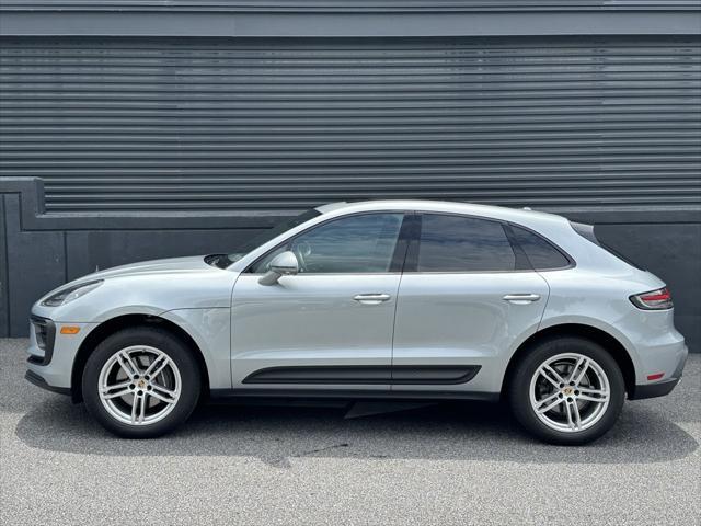 Photo of 2024 Dolomite Silver Metallic Porsche Macan