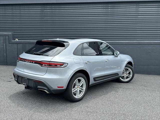 Photo of 2024 Dolomite Silver Metallic Porsche Macan