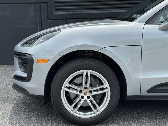 Photo of 2024 Dolomite Silver Metallic Porsche Macan