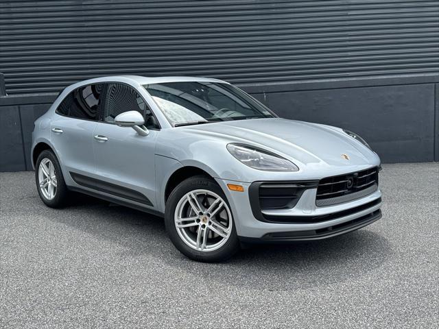 Photo of 2024 Dolomite Silver Metallic Porsche Macan
