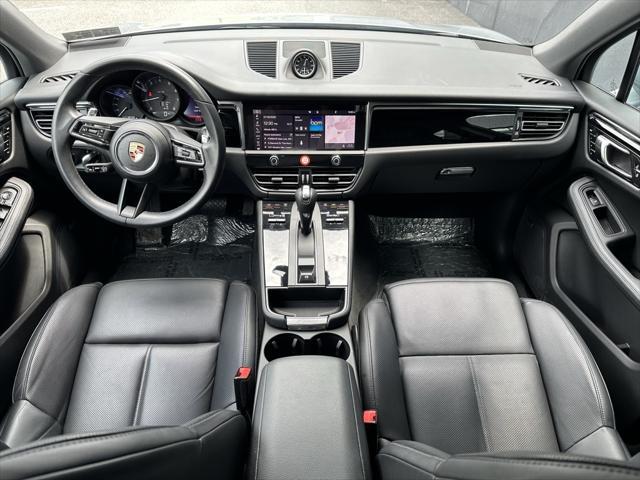 Photo of 2024 Dolomite Silver Metallic Porsche Macan