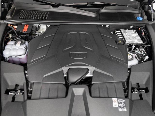Photo of 2025 Chromite Black Metallic Porsche Cayenne
