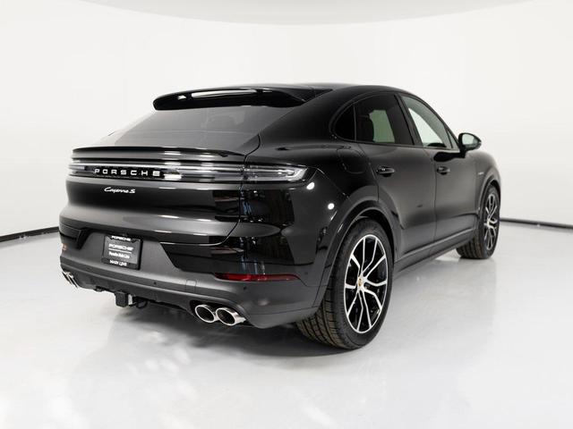 Photo of 2025 Chromite Black Metallic Porsche Cayenne