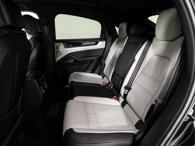 Photo of 2025 Chromite Black Metallic Porsche Cayenne